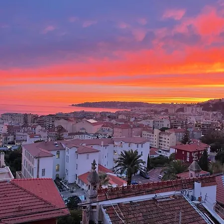 Apartment With Sea View & Spacious Terrace Menton