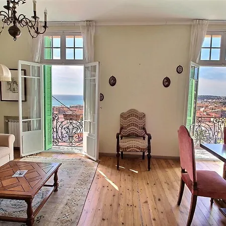 With Sea View & Spacious Terrace Apartment Menton